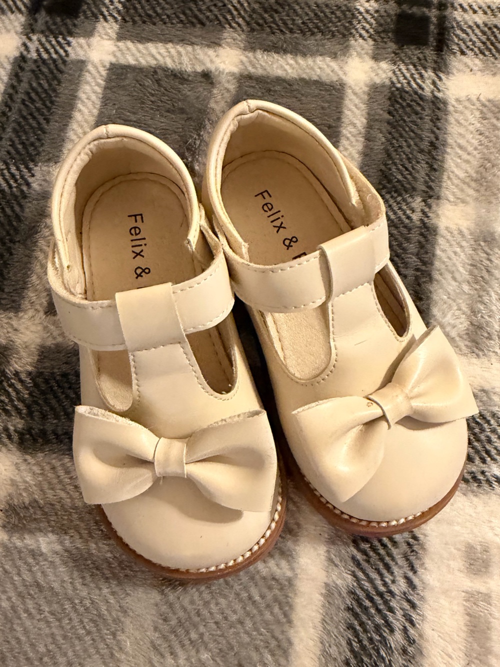 Felix & Flo Kids' White Dress Shoes